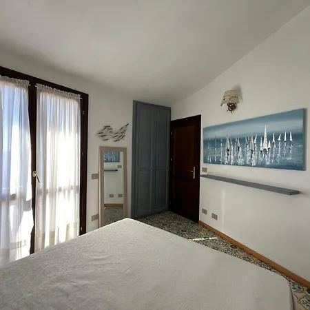Tra Cielo E Mare A *